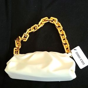 GOLD HINGE BOUTIQUE Chain Pouch Clutch